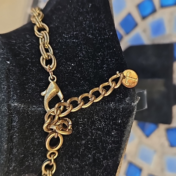 Dyed Layered Stones Necklace Gold Tone Chain Signed "T" Hallmark Purple/Green OS - Picture 4 of 4